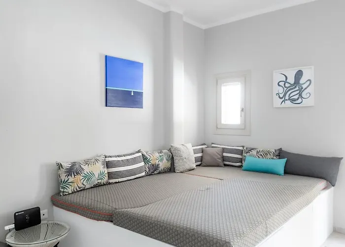 Olive Tree & Capari Homes & With Pool! Casa vacanze