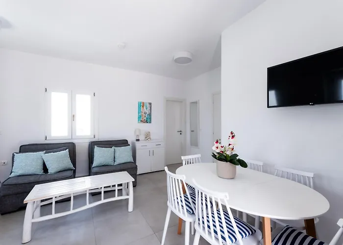 Olive Tree & Capari Homes & With Pool! Mykonos Town