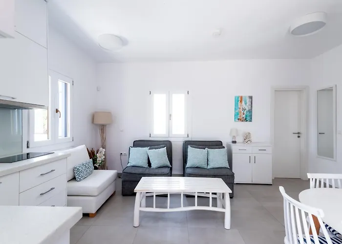 Olive Tree & Capari Homes & With Pool! Casa vacanze Mykonos Town