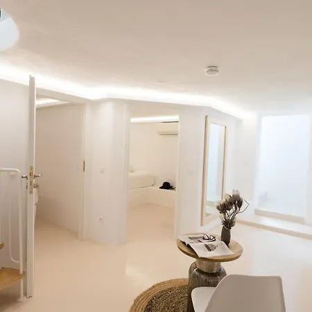 Olive Tree & Capari Homes & With Pool! Сasa de vacaciones