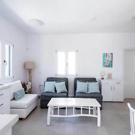 Olive Tree & Capari Homes & With Pool! Сasa de vacaciones Mykonos Town