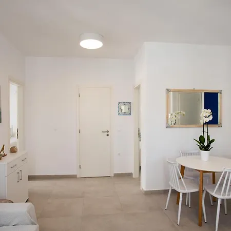 Сasa de vacaciones Olive Tree & Capari Homes & With Pool! *