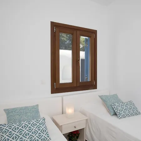 Olive Tree & Capari Homes & With Pool! Сasa de vacaciones