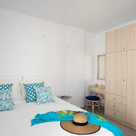 Olive Tree & Capari Homes & With Pool! Сasa de vacaciones