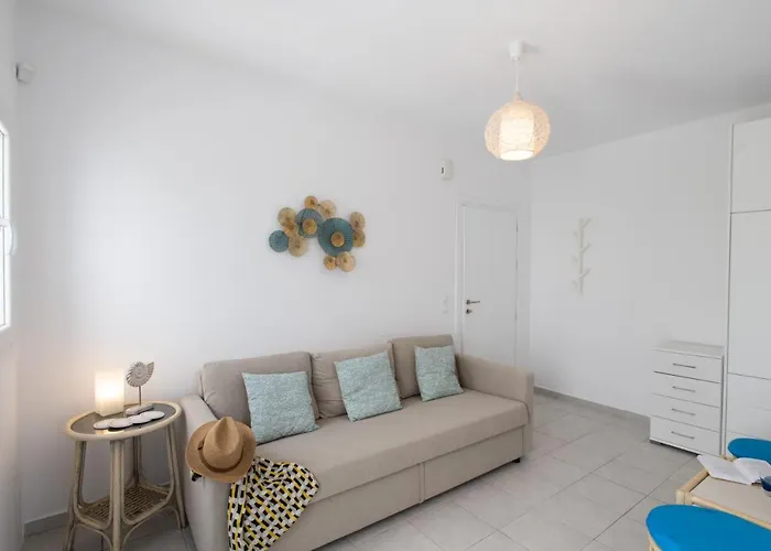 Olive Tree & Capari Homes & With Pool! Holiday home *