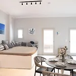 Semesterbostad Olive Tree & Capari Homes & With Pool! Mykonos Town