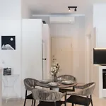 Semesterbostad Olive Tree & Capari Homes & With Pool!