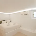 Olive Tree & Capari Homes & With Pool! Semesterbostad Mykonos Town
