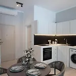 Semesterbostad Olive Tree & Capari Homes & With Pool! *