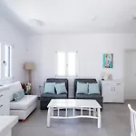 Olive Tree & Capari Homes & With Pool! Semesterbostad Mykonos Town