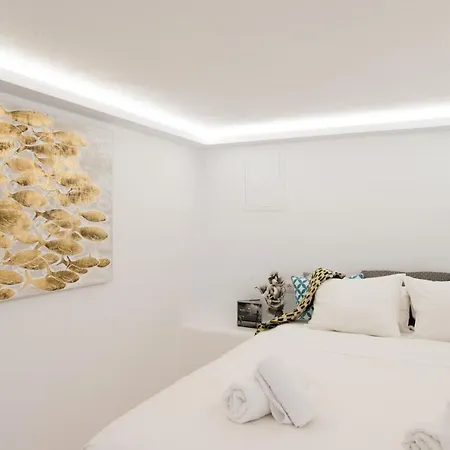 Olive Tree & Capari Homes & With Pool! Casa vacanze *