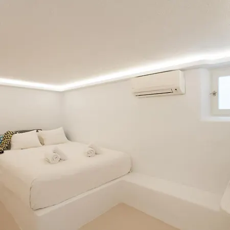 Olive Tree & Capari Homes & With Pool! 펜션 Mykonos Town