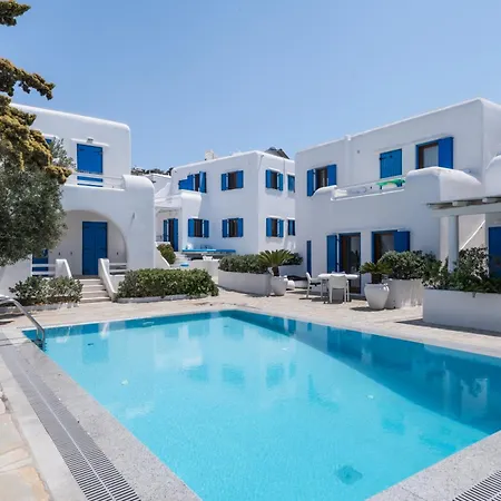 Olive Tree & Capari Homes & With Pool! Semesterbostad