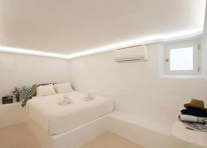 Olive Tree & Capari Homes & With Pool! Tatil Evi Mykonos Town