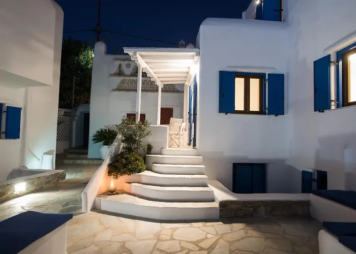 Olive Tree & Capari Homes & With Pool! Tatil Evi