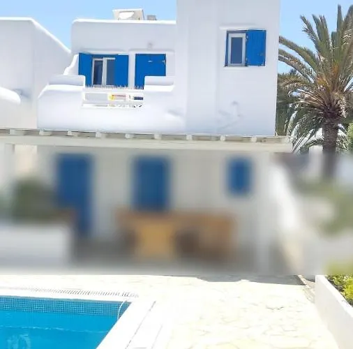 Дом отдыха Olive Tree & Capari Homes & With Pool!